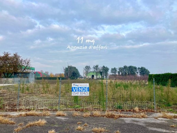 casa indipendente in vendita a Cesena in zona Fiorenzuola