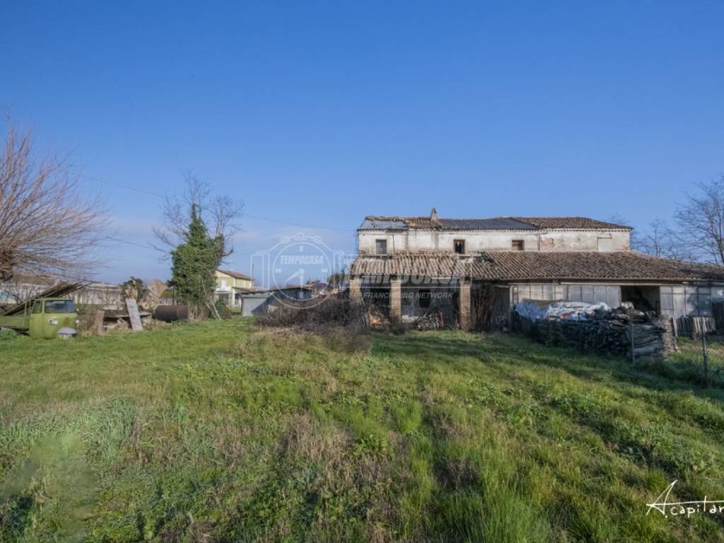 casa indipendente in vendita a Cesena