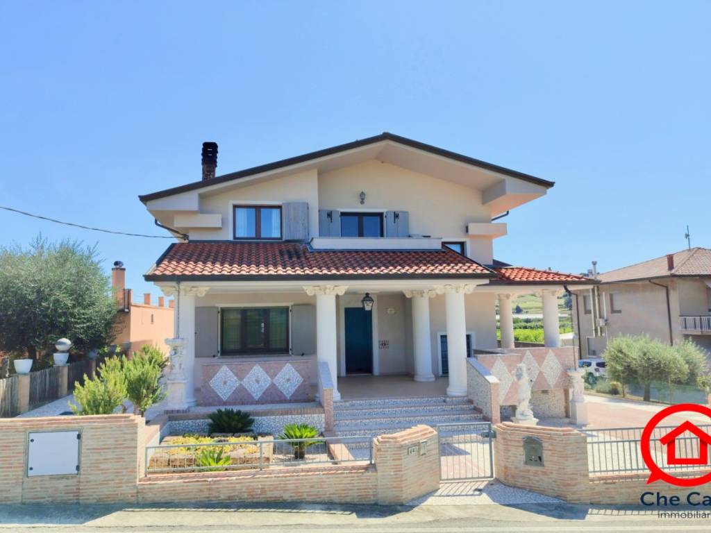 casa indipendente in vendita a Cesena in zona Montevecchio