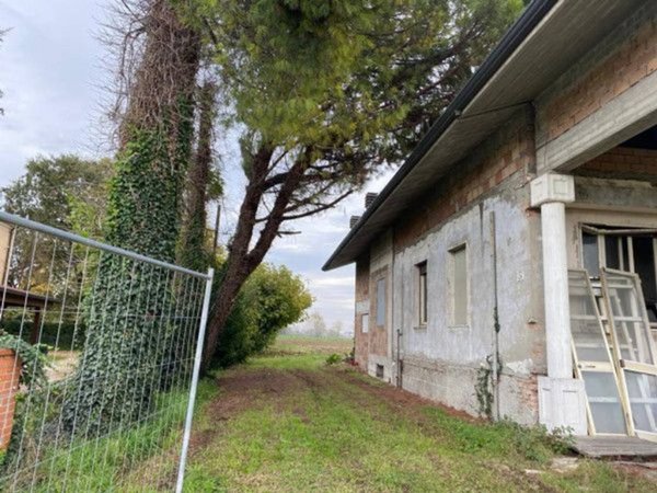casa indipendente in vendita a Cesena in zona Pievesestina