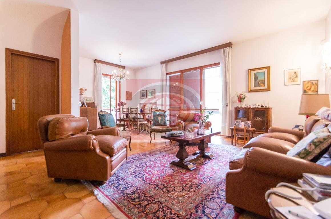 casa indipendente in vendita a Cesena in zona Cesuola