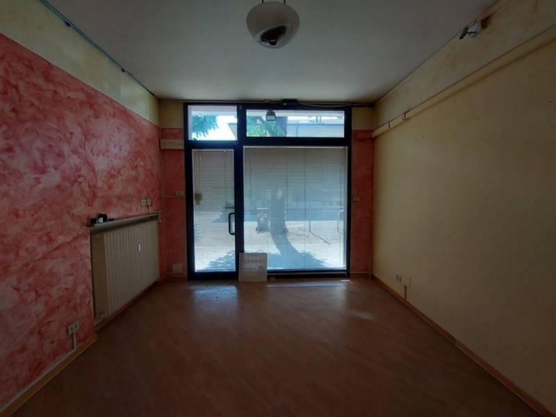 negozio in vendita a Cesena in zona Centro Storico
