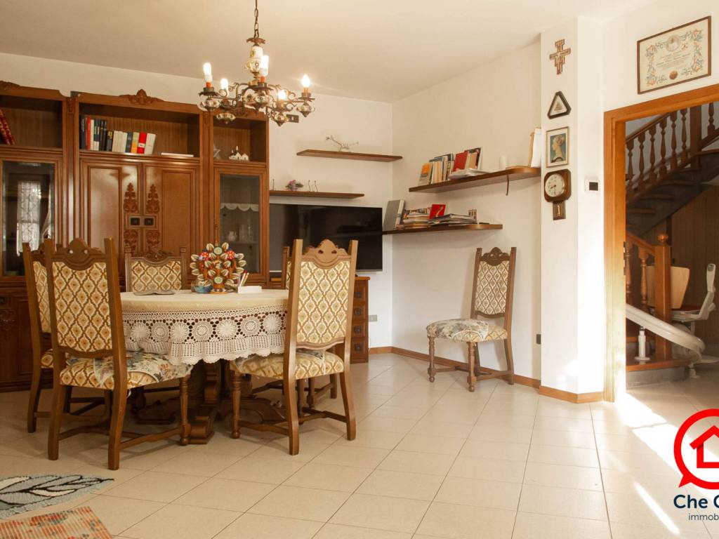 casa indipendente in vendita a Cesena in zona Marcorano