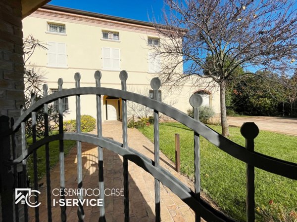 casa indipendente in vendita a Cesena in zona Centro Storico
