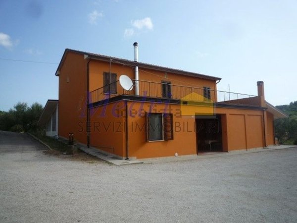 casa indipendente in vendita a Cesena in zona San Tomaso