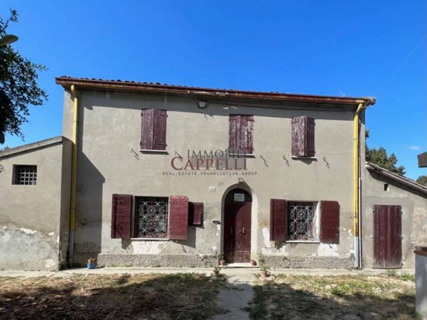 casa indipendente in vendita a Cesena in zona Barriera