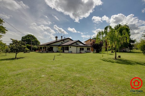 casa indipendente in vendita a Cesena in zona San Giorgio