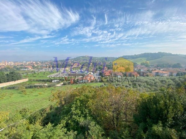casa indipendente in vendita a Cesena in zona Centro Storico