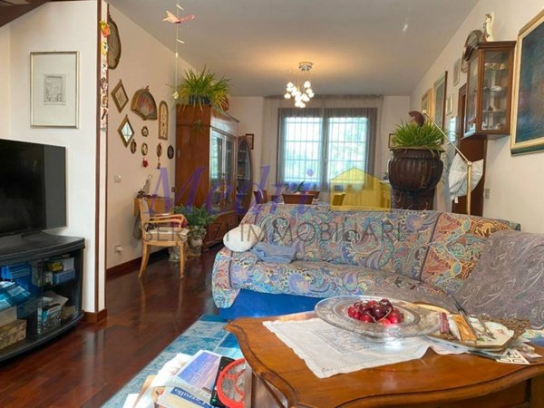 casa indipendente in vendita a Cesena in zona Cesuola