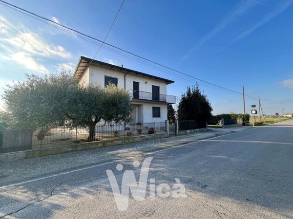 casa indipendente in vendita a Cesena in zona San Giorgio