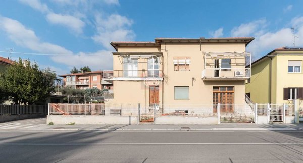 casa indipendente in vendita a Cesena