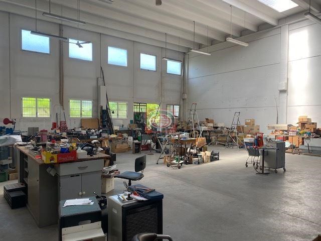 locale commerciale in vendita a Cesena in zona Torre del Moro