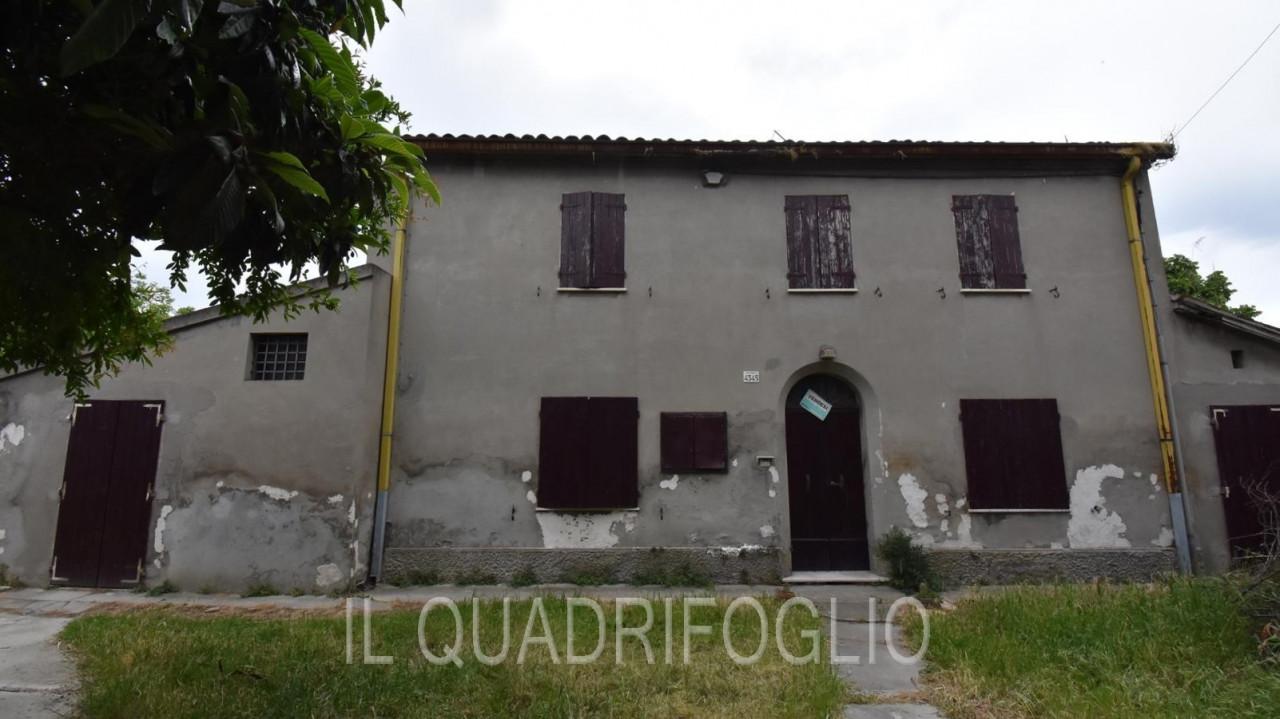 casa indipendente in vendita a Cesena