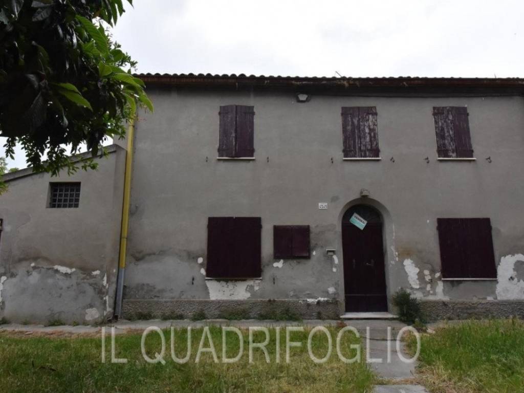 casa indipendente in vendita a Cesena in zona Bagnile