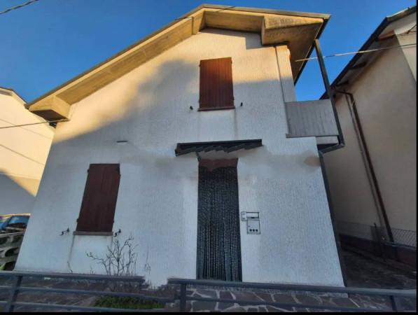 casa indipendente in vendita a Cesena in zona Marcorano