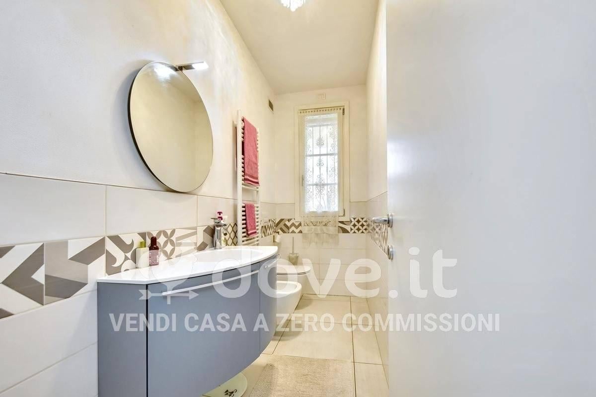 casa indipendente in vendita a Cesena in zona Marcorano