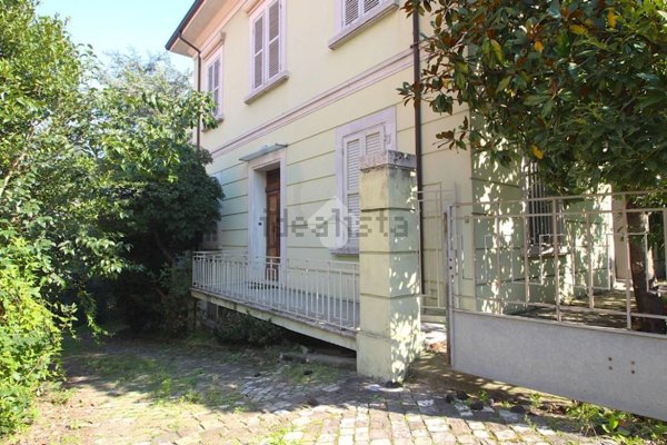 casa indipendente in vendita a Cesena