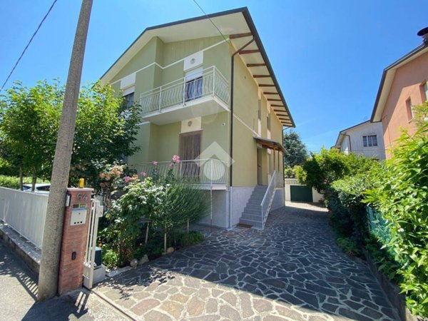 casa indipendente in vendita a Cesena in zona Fiorenzuola