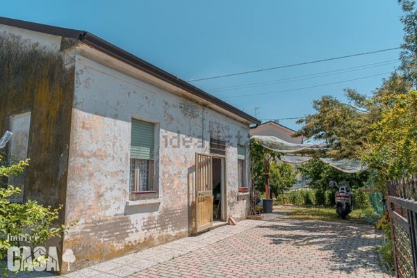 casa indipendente in vendita a Cesena