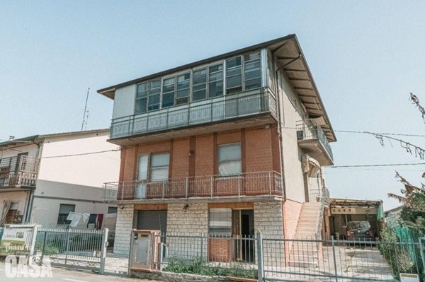 casa indipendente in vendita a Cesena in zona Ponte Pietra