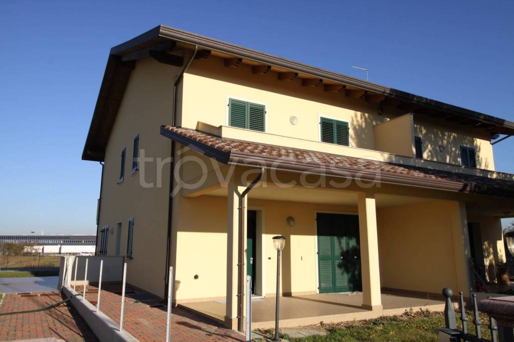 casa indipendente in vendita a Cesena in zona Pievesestina