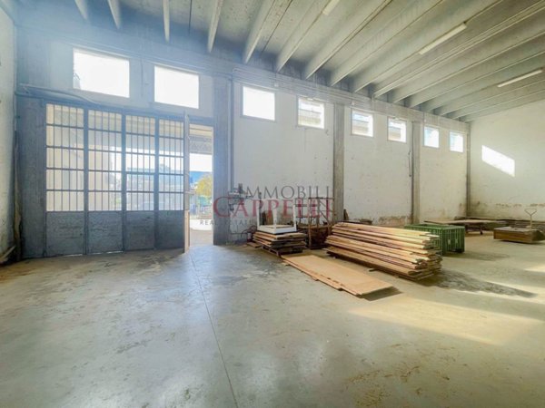 ufficio in vendita a Cesena in zona Barriera