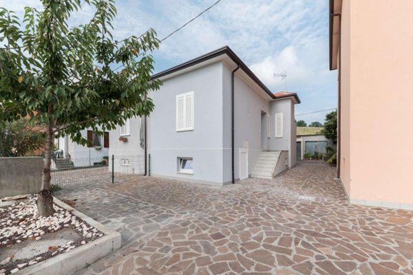 casa indipendente in vendita a Cesena in zona Borello