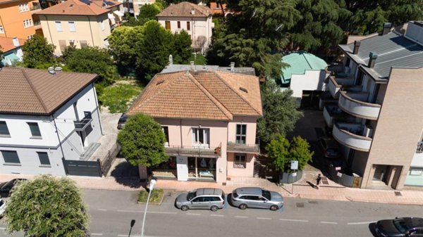 casa indipendente in vendita a Cesena