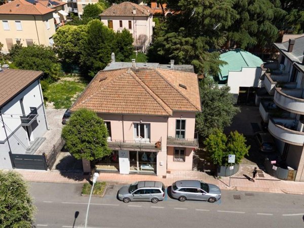 casa indipendente in vendita a Cesena in zona Centro Storico
