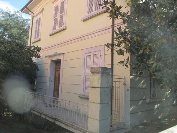 casa indipendente in vendita a Cesena in zona Centro Storico