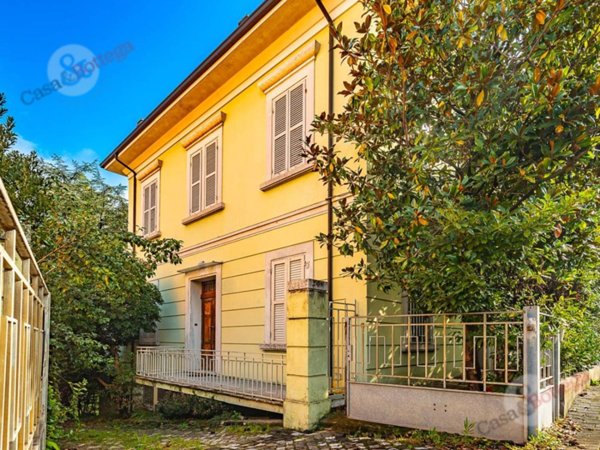 casa indipendente in vendita a Cesena in zona Centro Storico