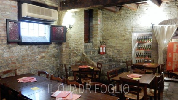 negozio in vendita a Cesena in zona Centro Storico