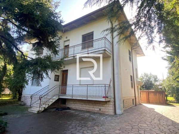 casa indipendente in vendita a Cesena in zona Marcorano