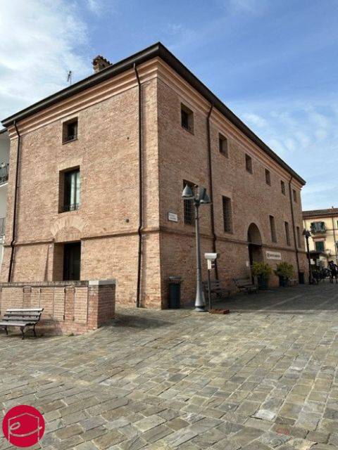 ufficio in vendita a Cesena in zona Centro Storico