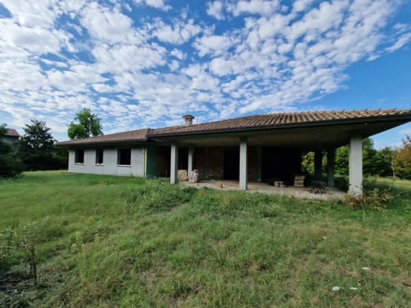 casa indipendente in vendita a Cesena in zona Bulgarnò