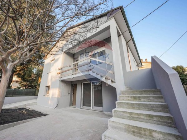 casa indipendente in vendita a Cesena in zona Centro Storico