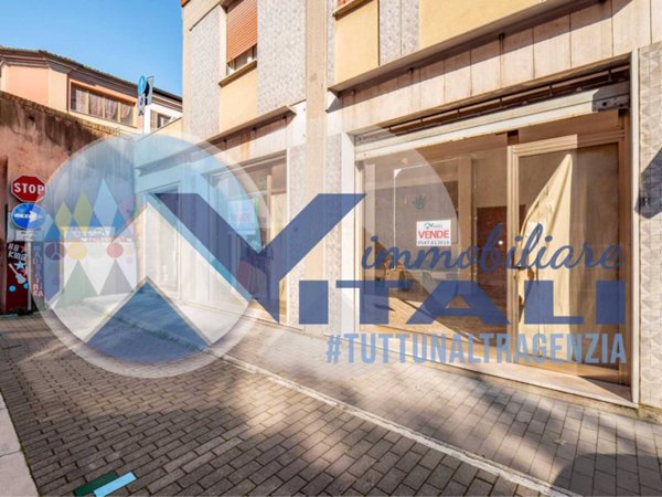negozio in vendita a Cesena in zona Centro Storico