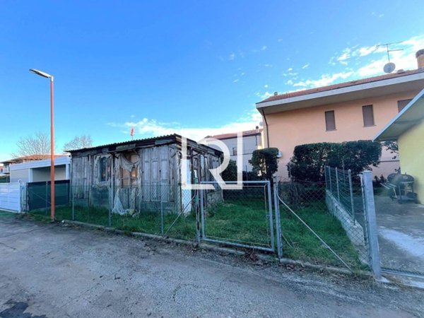negozio in vendita a Cesena in zona Marcorano