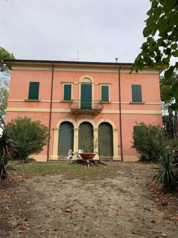 casa indipendente in vendita a Cesena in zona Centro Storico