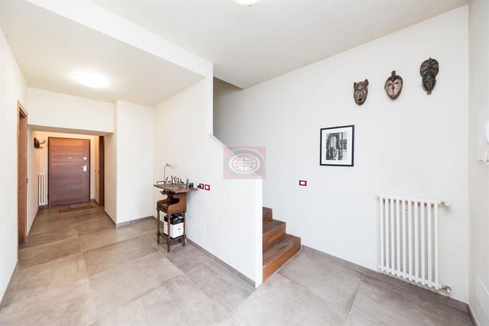 casa indipendente in vendita a Cesena in zona Ponte Pietra