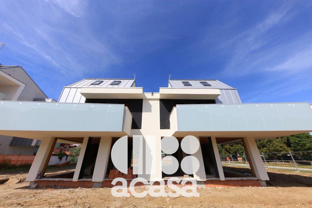 casa indipendente in vendita a Cesena in zona Fiorenzuola