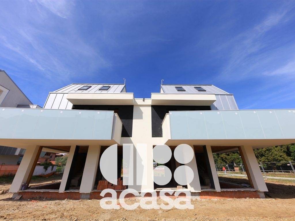 casa indipendente in vendita a Cesena in zona Fiorenzuola