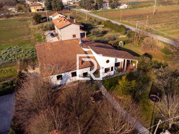 casa indipendente in vendita a Cesena in zona Mesola