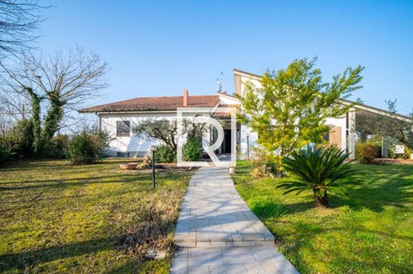 casa indipendente in vendita a Cesena in zona Mesola