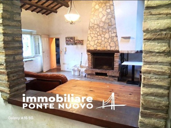 casa indipendente in vendita a Cesena in zona Cesuola