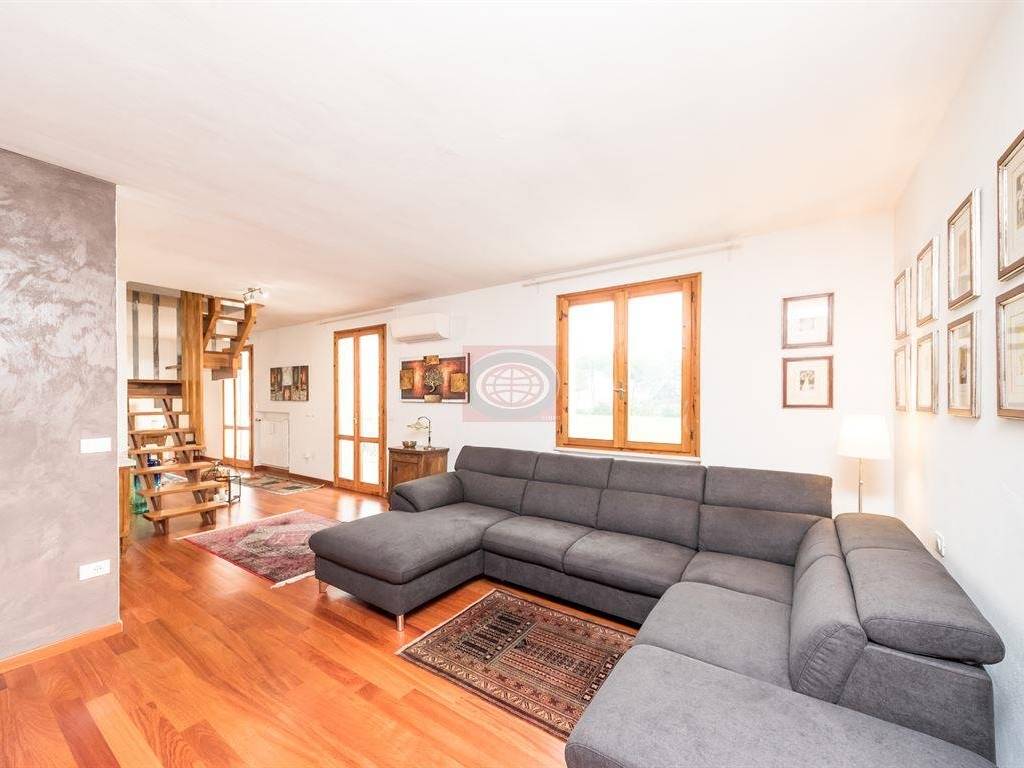 casa indipendente in vendita a Cesena in zona Fiorenzuola