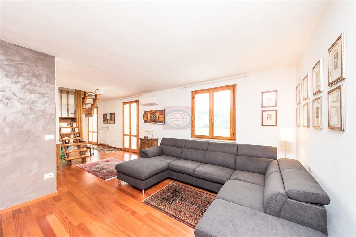 casa indipendente in vendita a Cesena in zona Fiorenzuola