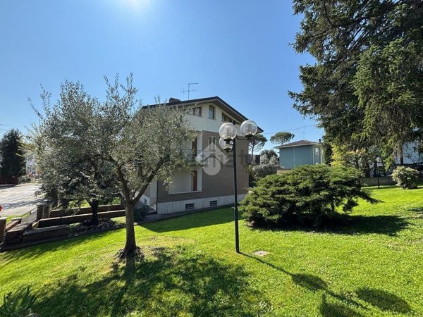 casa indipendente in vendita a Cesena in zona Oltresavio