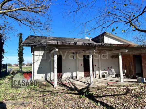 casa indipendente in vendita a Cesena in zona Sant'Andrea in Bagnolo