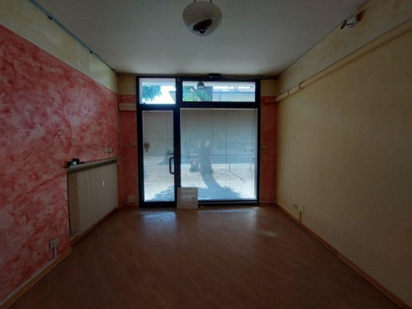 negozio in vendita a Cesena in zona Centro Storico